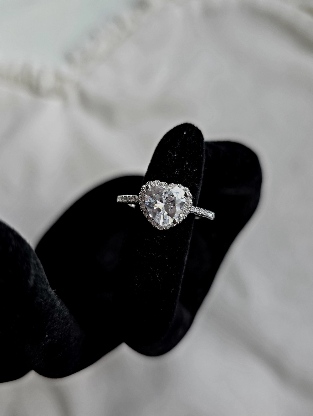 Engagement Ring 2.45 Ct Heart Shape halo Diamond stimulated, sterling silver 925 - Picture 3 of 9